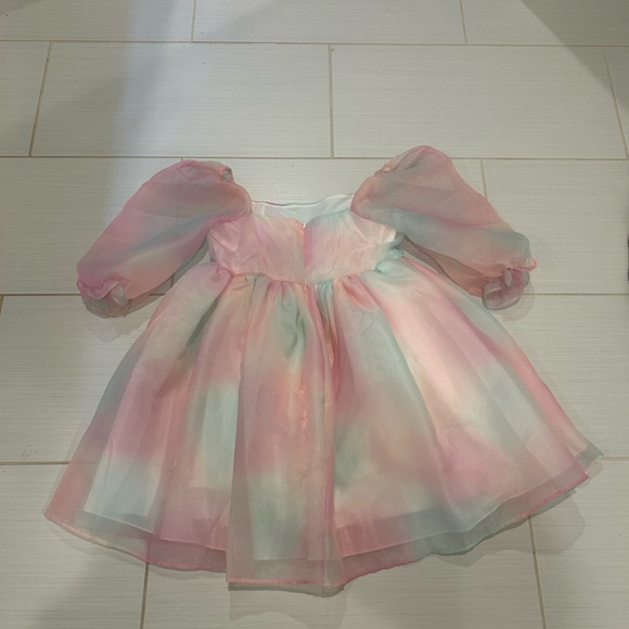 Super cute dress!! - Picture 3 of 4